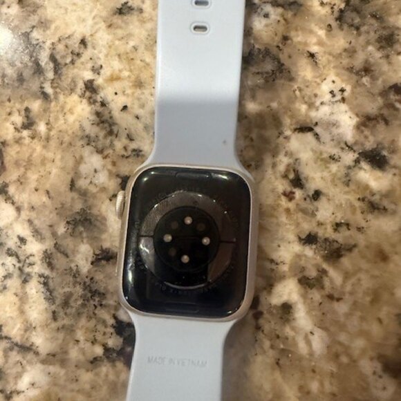 Apple Watch Series 7 (GPS) 41mm Aluminum Case - Picture 6 of 7